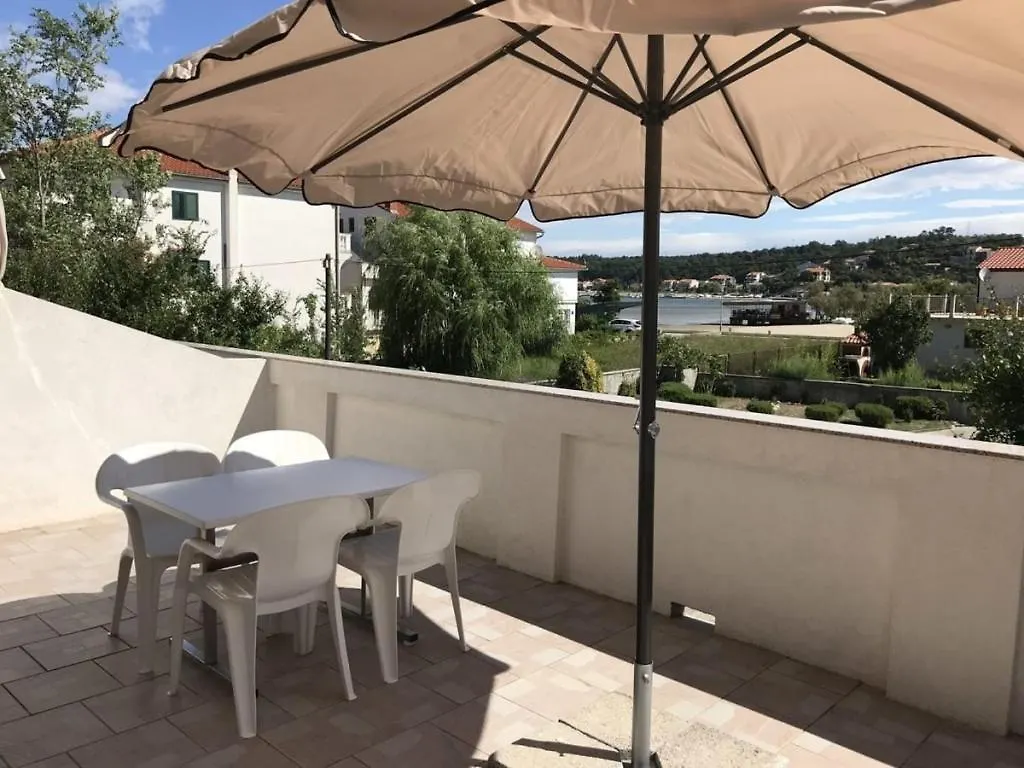 Apartment In Lopar With Sea View, Terrace, Air Conditioning, Wifi 4607-1